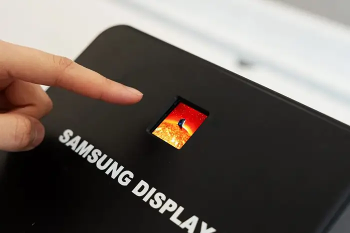 Samsung is launching the "next-generation" advanced 4K micro-all display. Headset