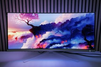 Philips Evnia 34M2C8600 Review - OLED and Ambiglow on Game Monitors