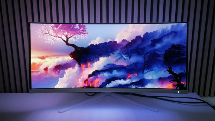 Philips Evnia 34M2C8600 Review - OLED and Ambiglow on Game Monitors